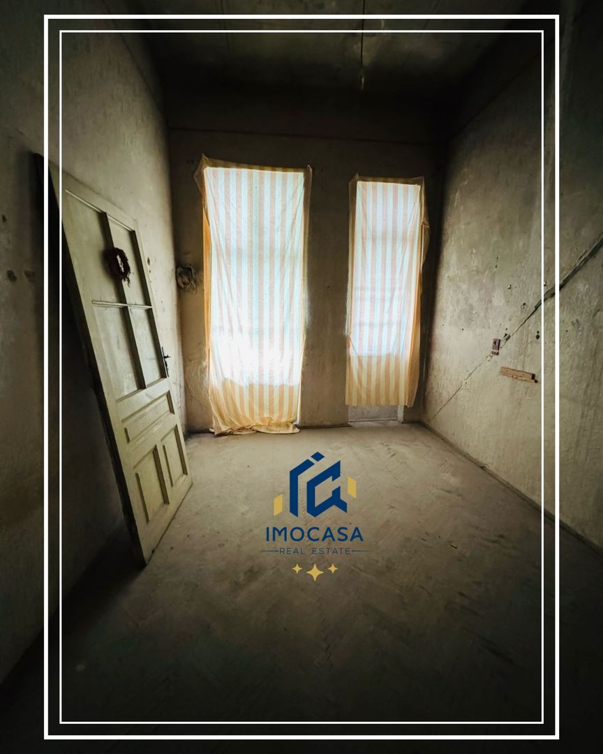 De vânzare Apartament 3 camere de renovat B-dul Decebal Arad - Poză 8