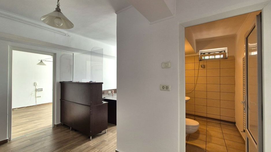 Exclusivitate - Spatiu situat lângă Tribunalul Brașov, 47,6 mp. - Poză 2