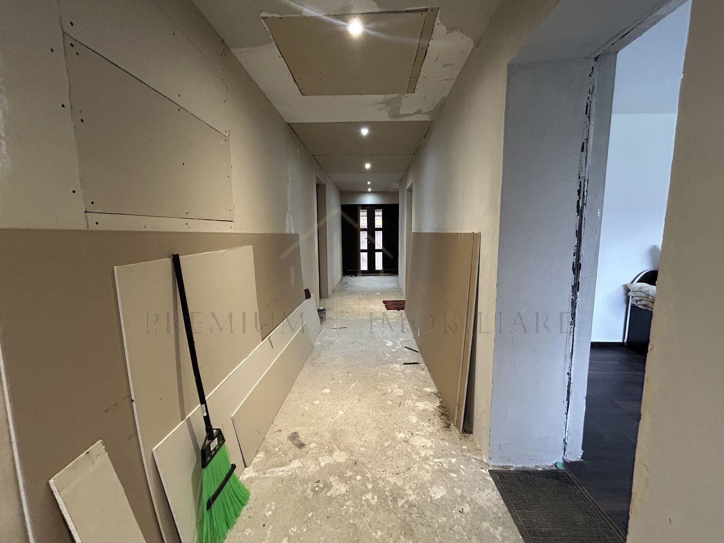 Casa de vanzare in Slanic Moldova . - Poză 4