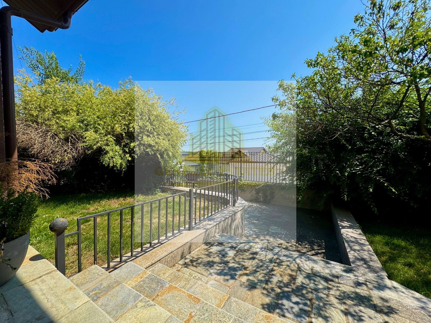 Vînzare Casă în 3 Nivele -Hlincea - 343 m.p. - Poză 5