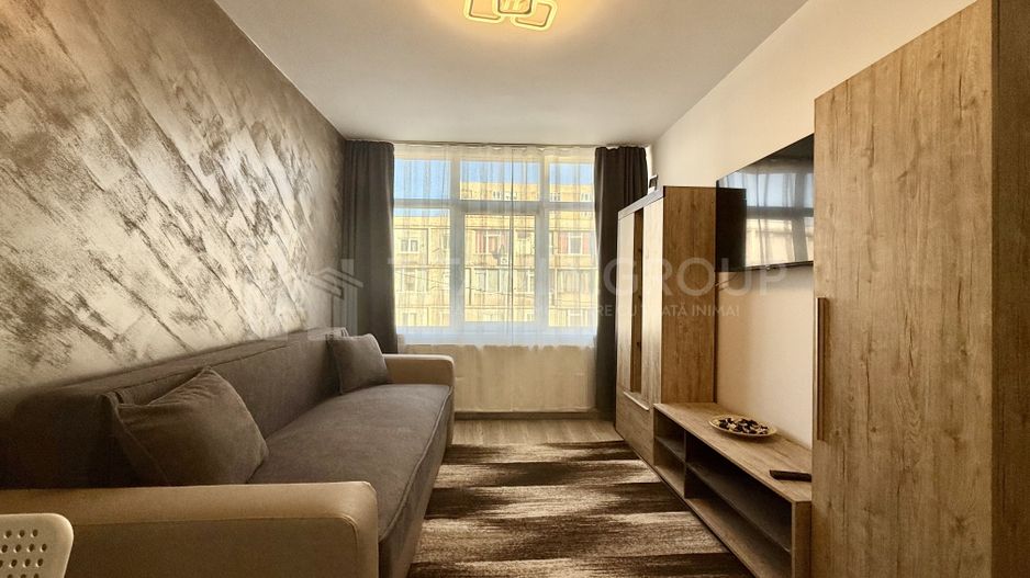 Garsoniera decomandata, etaj intermediar - Zona Tractorul, Coresi - Poză 1