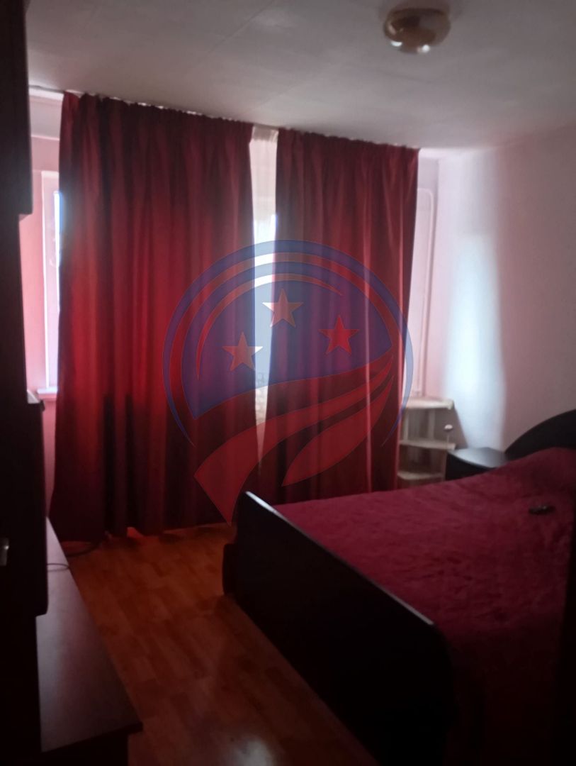 APATAMENT 3 CAMERE - ROVINE (ZONA LICEU T.ARGHEZI) - Poză 2