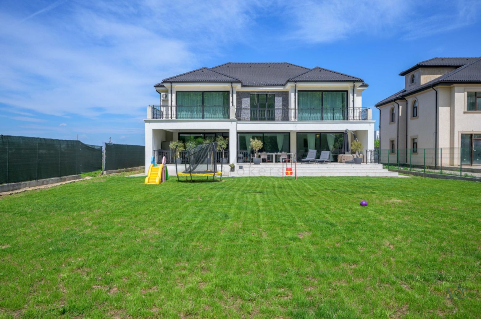 Vila Statement lângă Pădure | 520 mp Utili pe 1500 mp teren - Poză 2