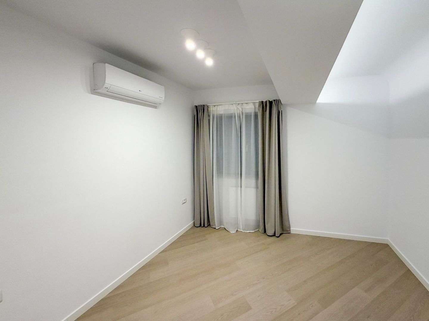 Chirie I Apartament 3 Camere | Prima Închiriere I Parcare Subterană - Poză 11