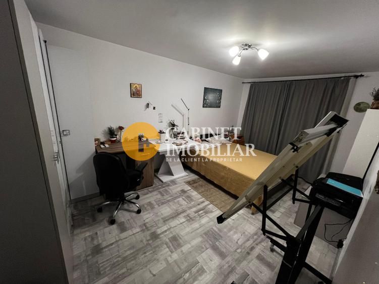 3 Camere Decomandat-Renovat- zona Alexandru cel Bun- bloc 1982 - Poză 1