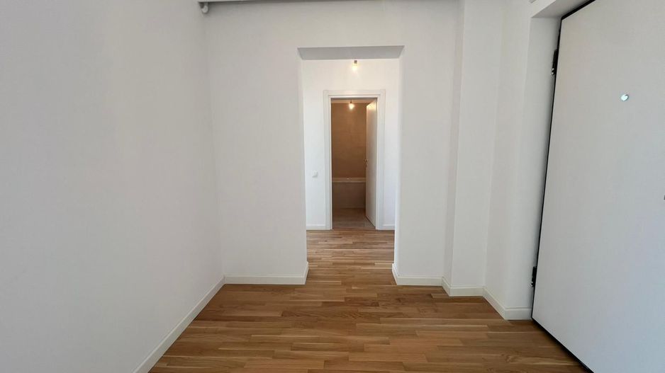 Apartament 2 Camere | Balcon cu Vedere spre Lac | Aproape de Metrou - Poză 10