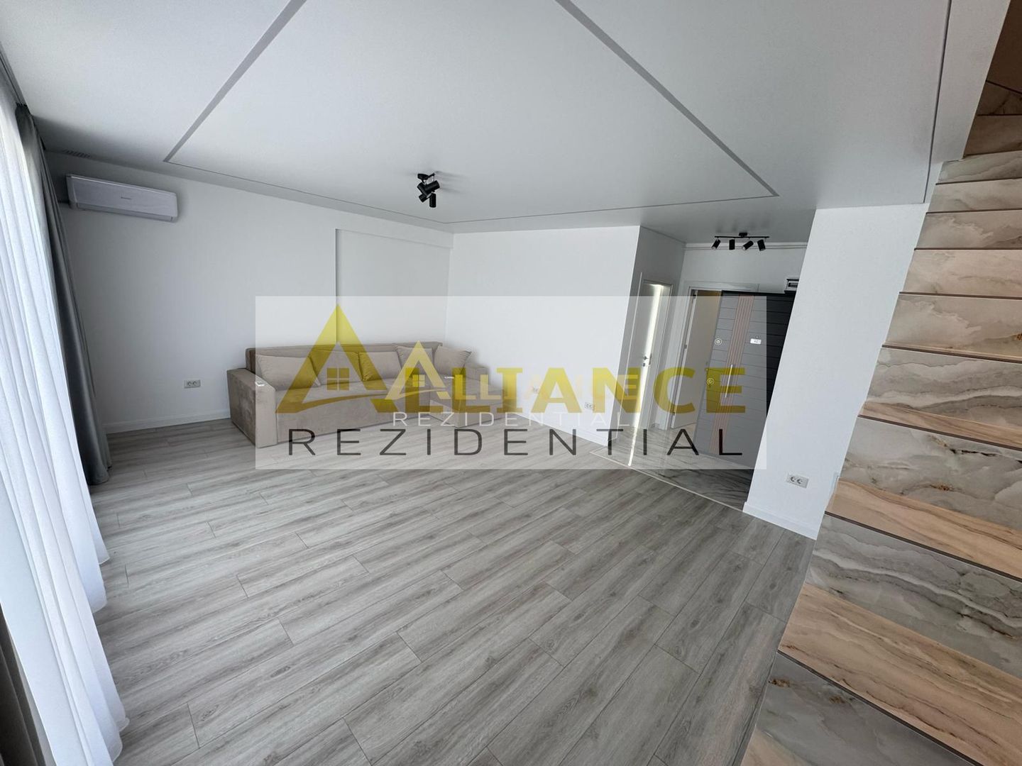 Ap 3 camere/ 3 bai tip Penthouse - Poză 1