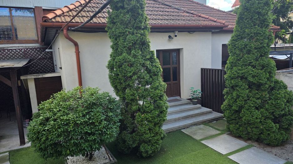 BRASADAS vinde proprietate ultracentrala, doua case 250 mp. - Poză 2