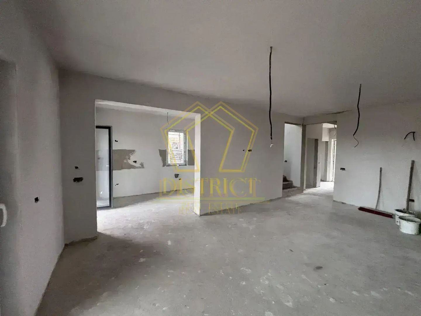 Duplex spatios cu 5 camere | Sacalaz - Poză 2