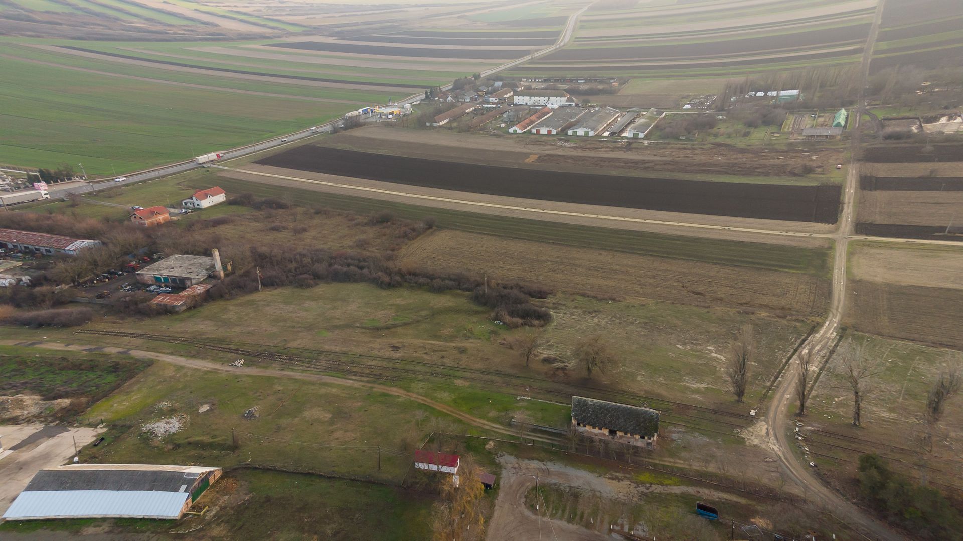 33 parcele intravilane 2 ha în Chișineu-Criș - Poză 2