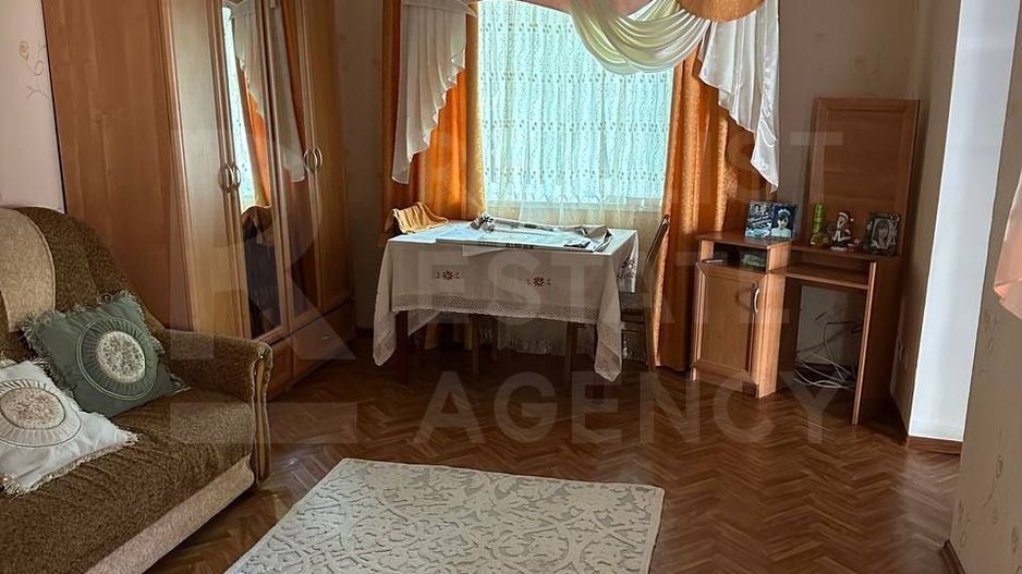 Vânzare 2 case pe un teritoriu, situată pe satul. Marandeni. - Poză 3