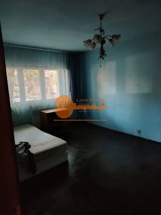 Apartament cu 4 camere in zona Gorjului - Poză 4