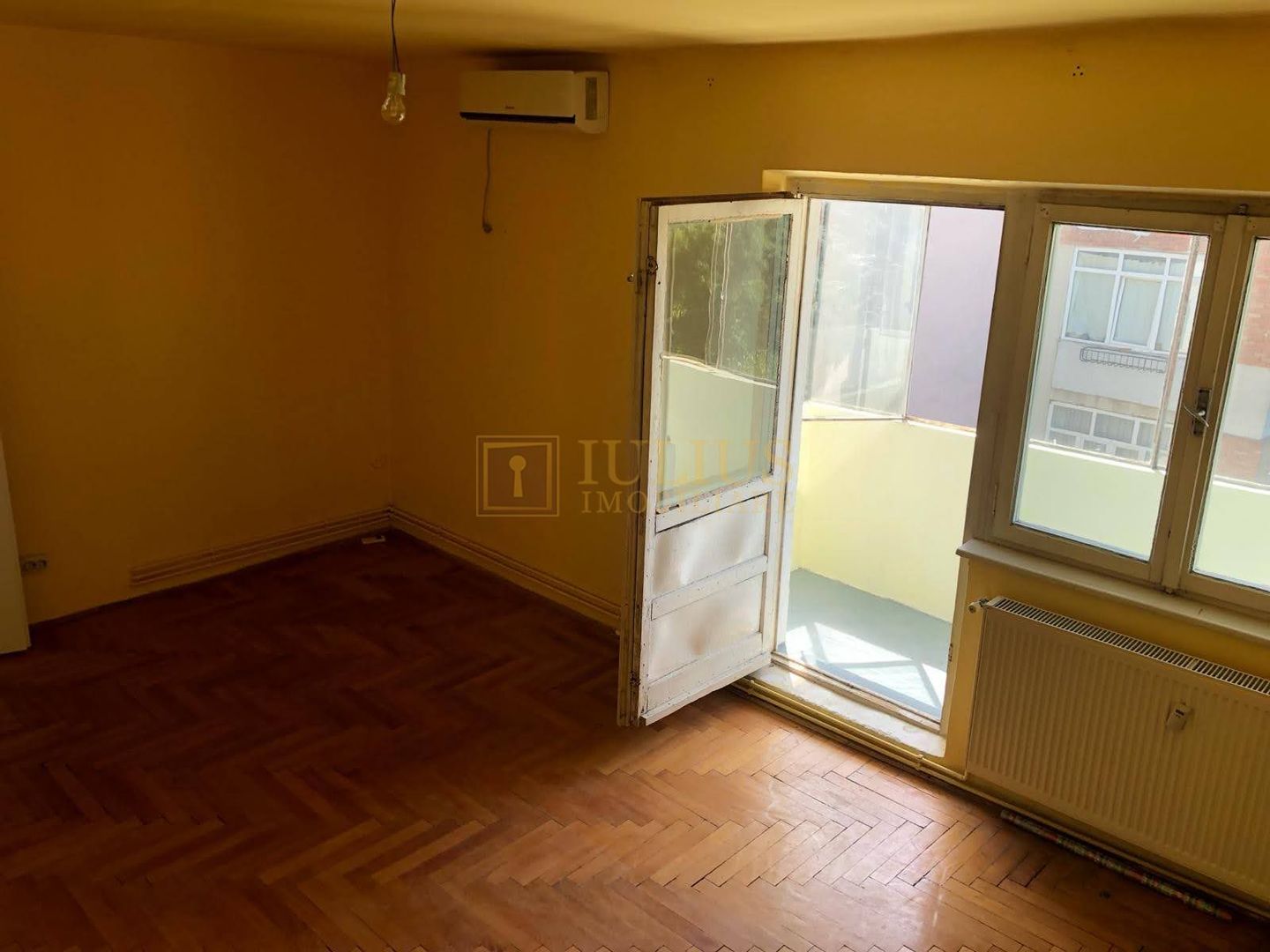 Apartament cu potențial; decomandat– Ideal pentru renovare completă. - Poză 5