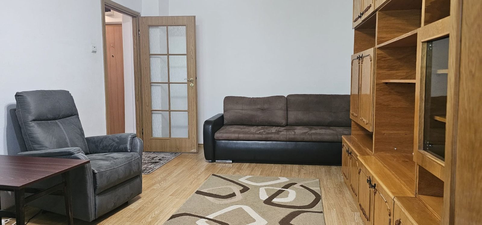 De inchiriat apartament cu 2 camere, etaj 4/4 Piata Centrala, 360 euro - Poză 7