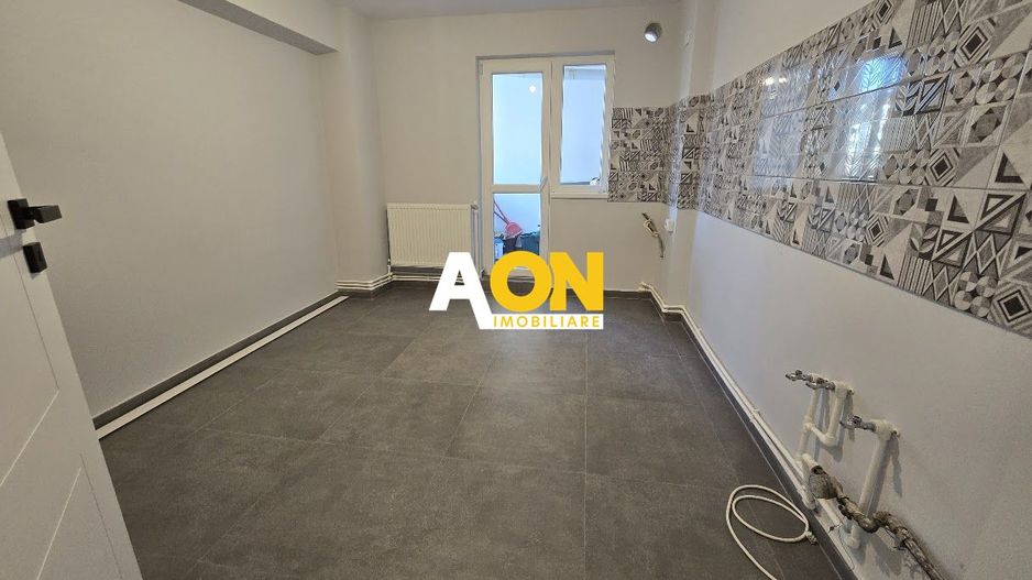 Apartament 3 Camere,  2 Bai, Etaj 1, Complet Renovat, Cetate - Poză 3