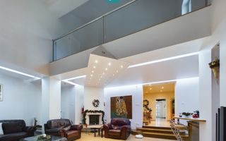 Casă situată Central în Dumbrăvița - Poză 3