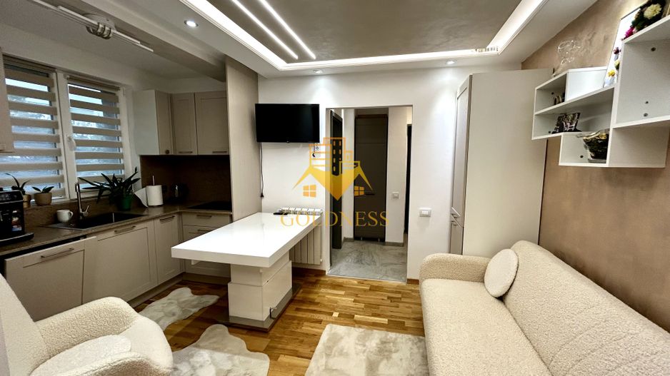 1 camera open space, Modern, Parcare, Hotel Royal, AC Gheorgheni - Poză 1