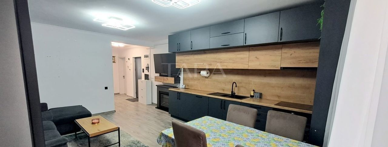 Apartament modern, 3 camere, mobilat, parcare și boxă, Florești. - Poză 1