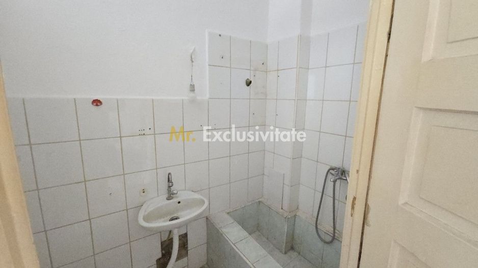 De Vânzare Casă 2 camere P-ȚA Mică - Poză 5