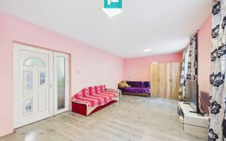 Casă P+E cu două apartamente, zona Drăgășani - Poză 2