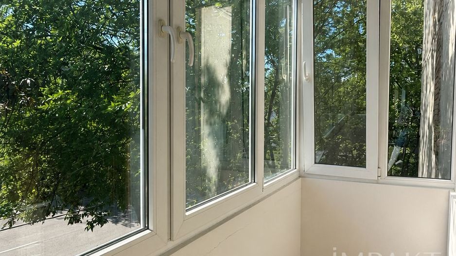 Apartament cu 2 camere decomandat etaj 1/4 Intre Lacuri - Poză 3