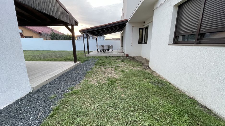 Casa moderna P+1E,spatioasa,teren 700 mp in Sacalaz - Poză 33