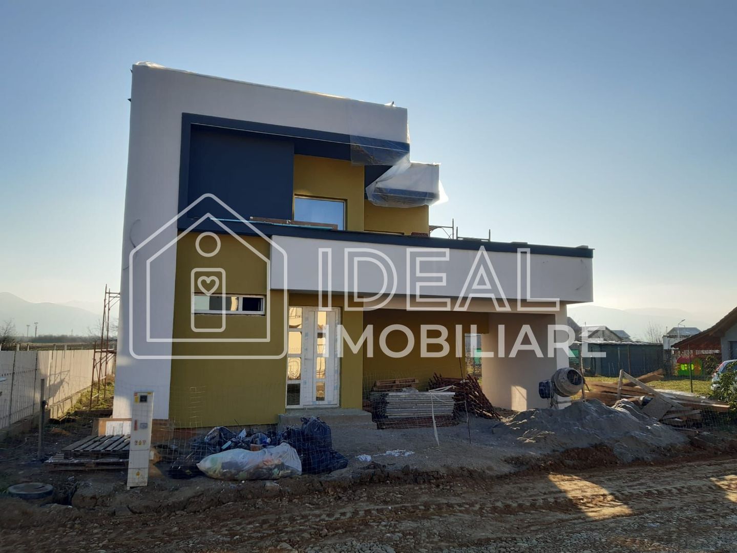 Casa Single cu 4 camere si 350 mp de curte, in Sura Mare - Poză 2