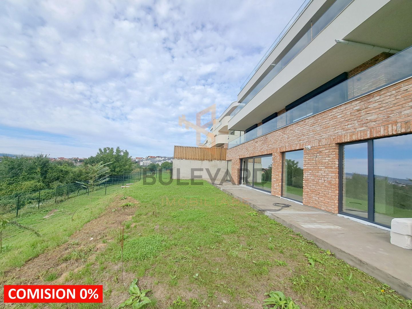 Apartament exclusivist, curte individuala, parcare acoperita, zona Europa - Poză 3
