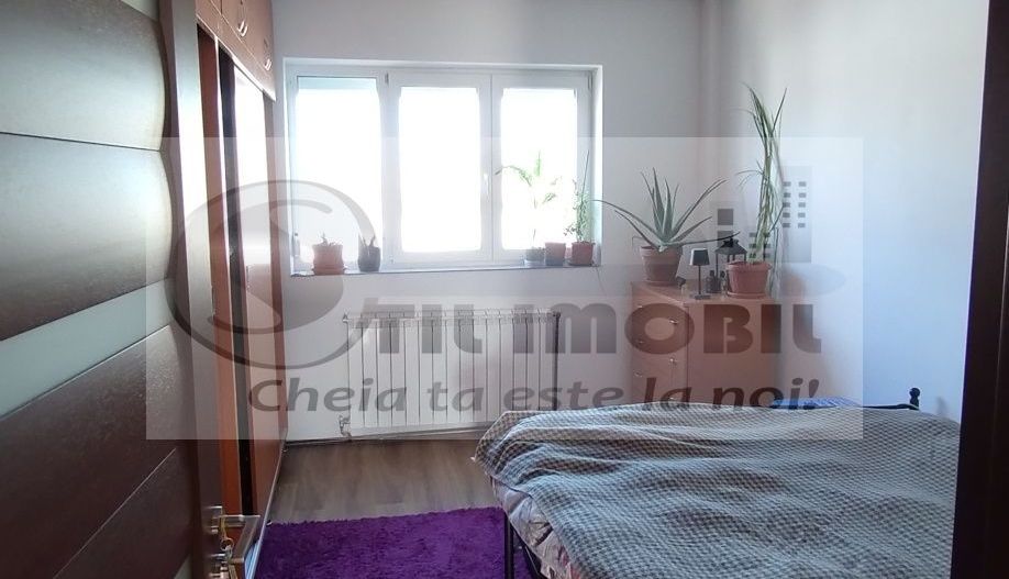 Apartament cu 3 camere decomandat, la etajul 6, in Piata Unirii ! - Poză 3