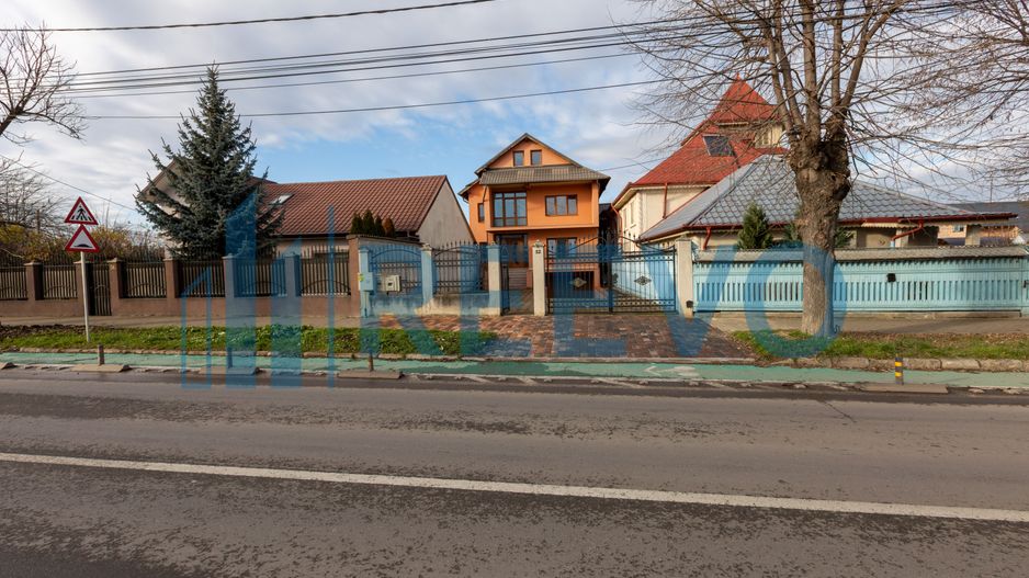 Vilă modernă în Cartierul CFR, cu mansardă și garaj - Poză 2