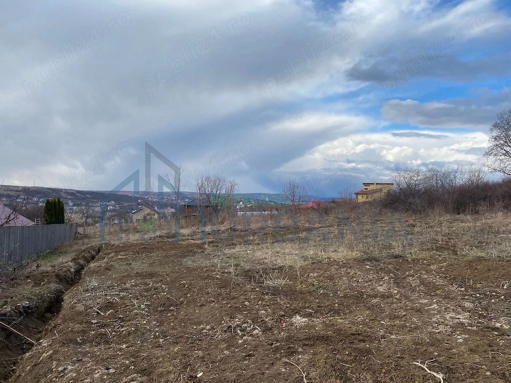 Teren intravilan Bucium (Plopii fara sot) - Poză 1