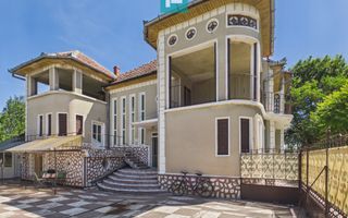 Casă/vilă cu 10 camere – Ineu, centru - Poză 1