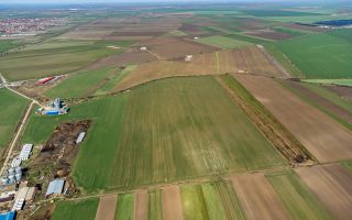 Teren intravilan cu acces la Drum Județean DJ 709 - 275200 mp - Poză 6