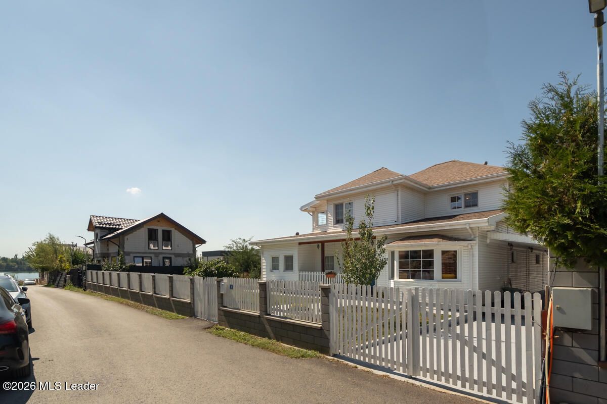 Pantelimon - Lebada, Vila Americana 301 mp, vedere la lac, creditabila - Poză 19