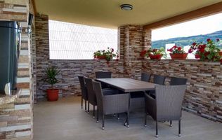 Casa de Lux 7 camere-270 mp-curte amenajata-teren 2312 mp-Salva