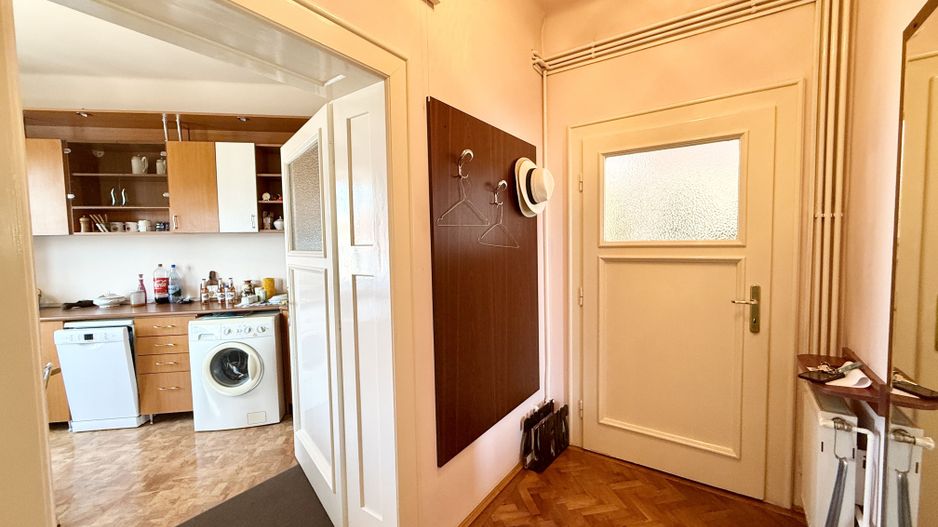 Apartament mobilat si utilat complet, zona centrala, 4 camere, 2 bai - Poză 7