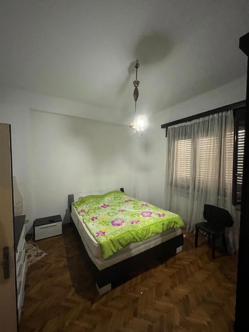 Apartament cu 4 camere | Semidecomandat | Piata Romana - Poză 2