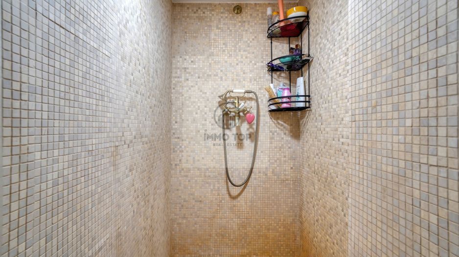 Închiriez casă în Centrul Brasovului/ curte privata - Poză 16