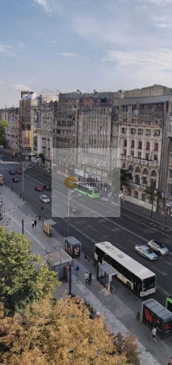 Piata Romana metrou - vedere catre bulevard - Poză 7