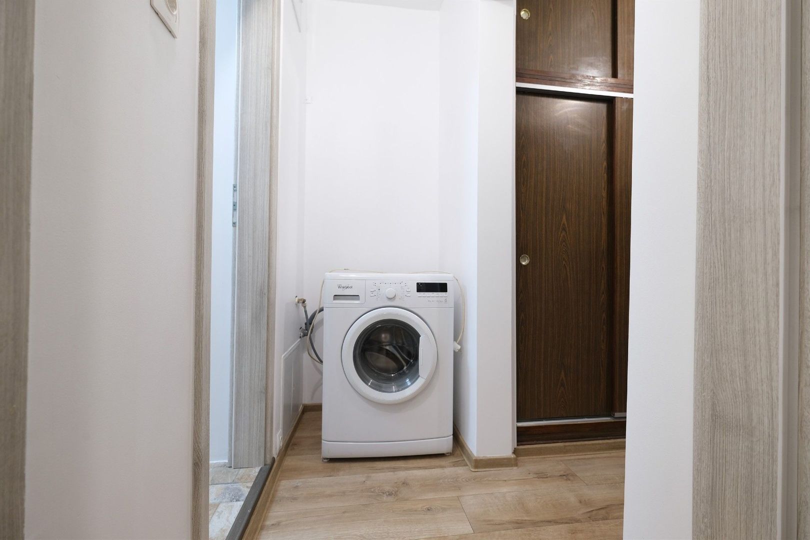 Prima inchiriere ! BANEASA, apartament 3 camere mobilate, etaj 1 - Poză 10