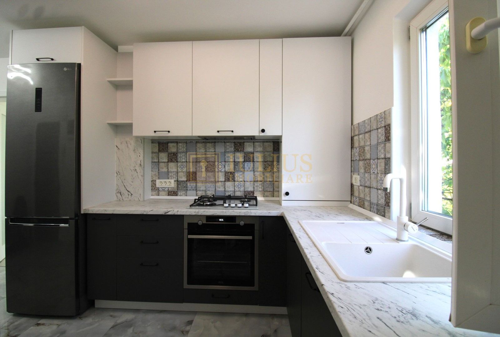 Apartament spatios, amenajat modern, dressing-Cetatii - Poză 2