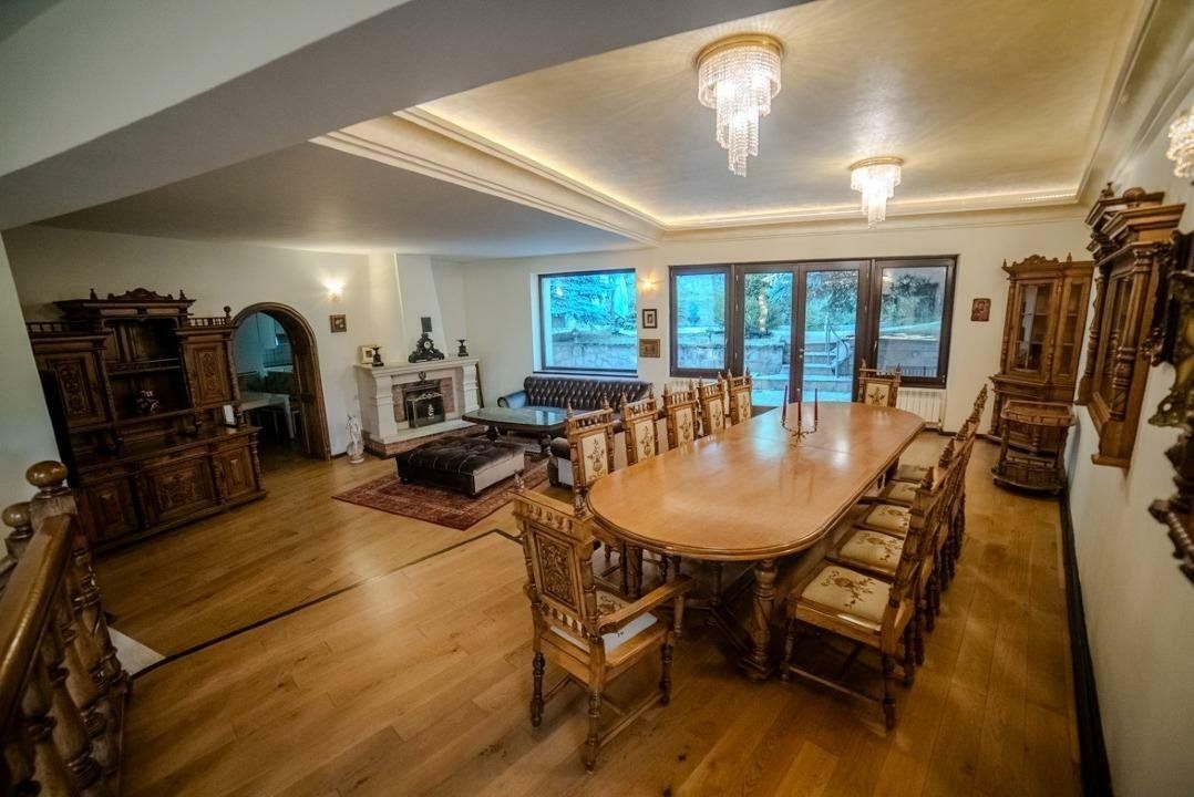 Vilă de excepţie centru Iaşi - Poză 1