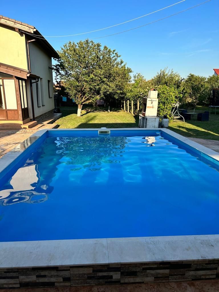 Casă spațioasă cu piscină, de vânzare în Simeria - Poză 3