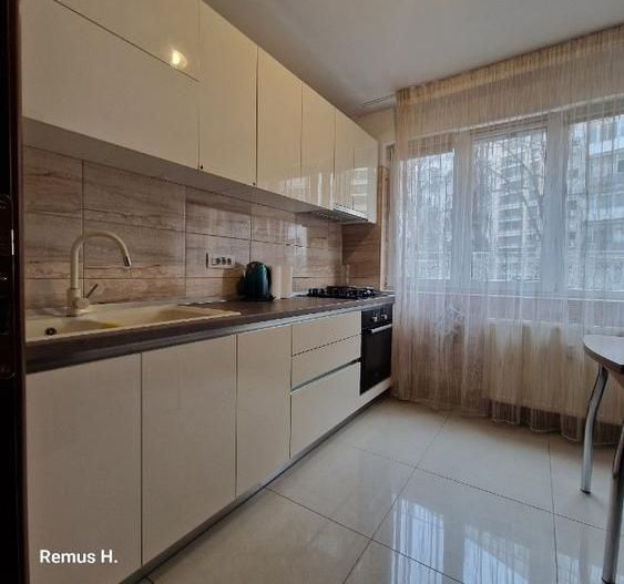 Apartament 3 camere | 70 mp | 1,5 min metrou | Complet renovat | Mobilat,utila - Poză 6