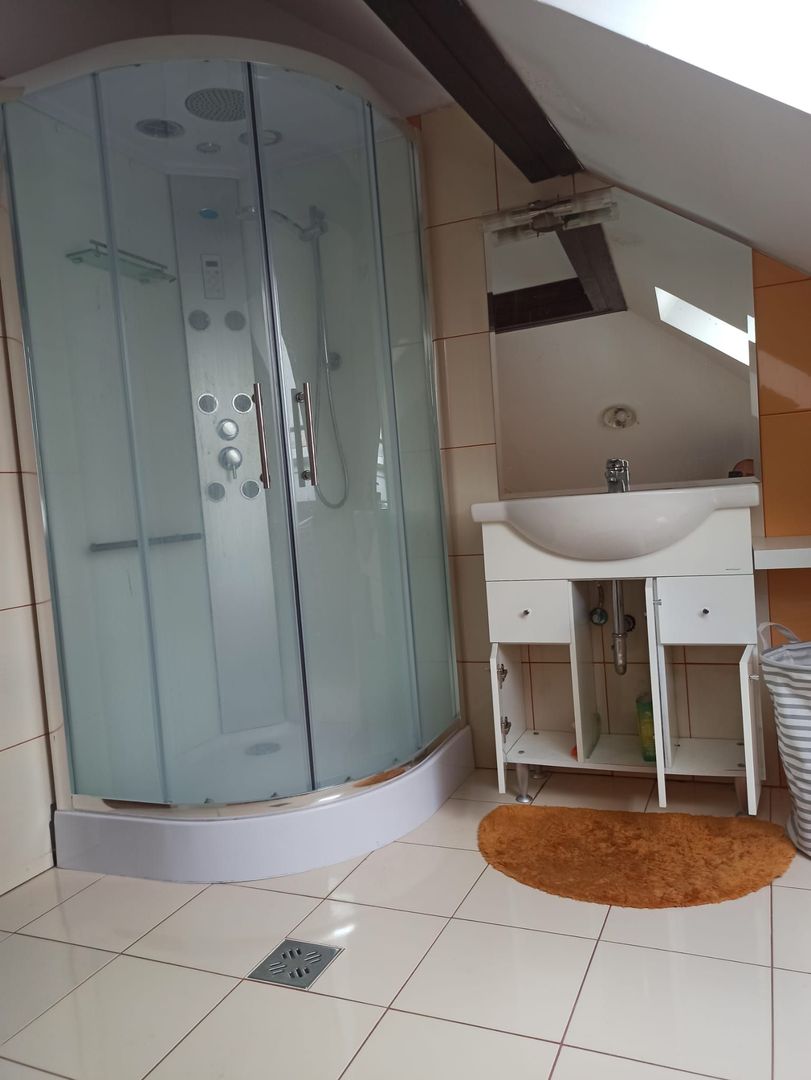 CASA CU 6 CAMERE ZONA CENTRAL - Poză 14