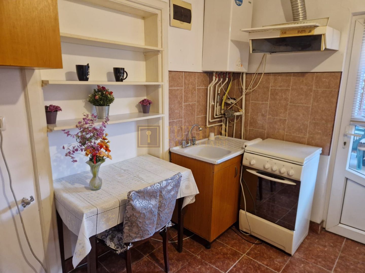 1 camera, la curte comuna, Brancoveanu, centrala proprie - Poză 4