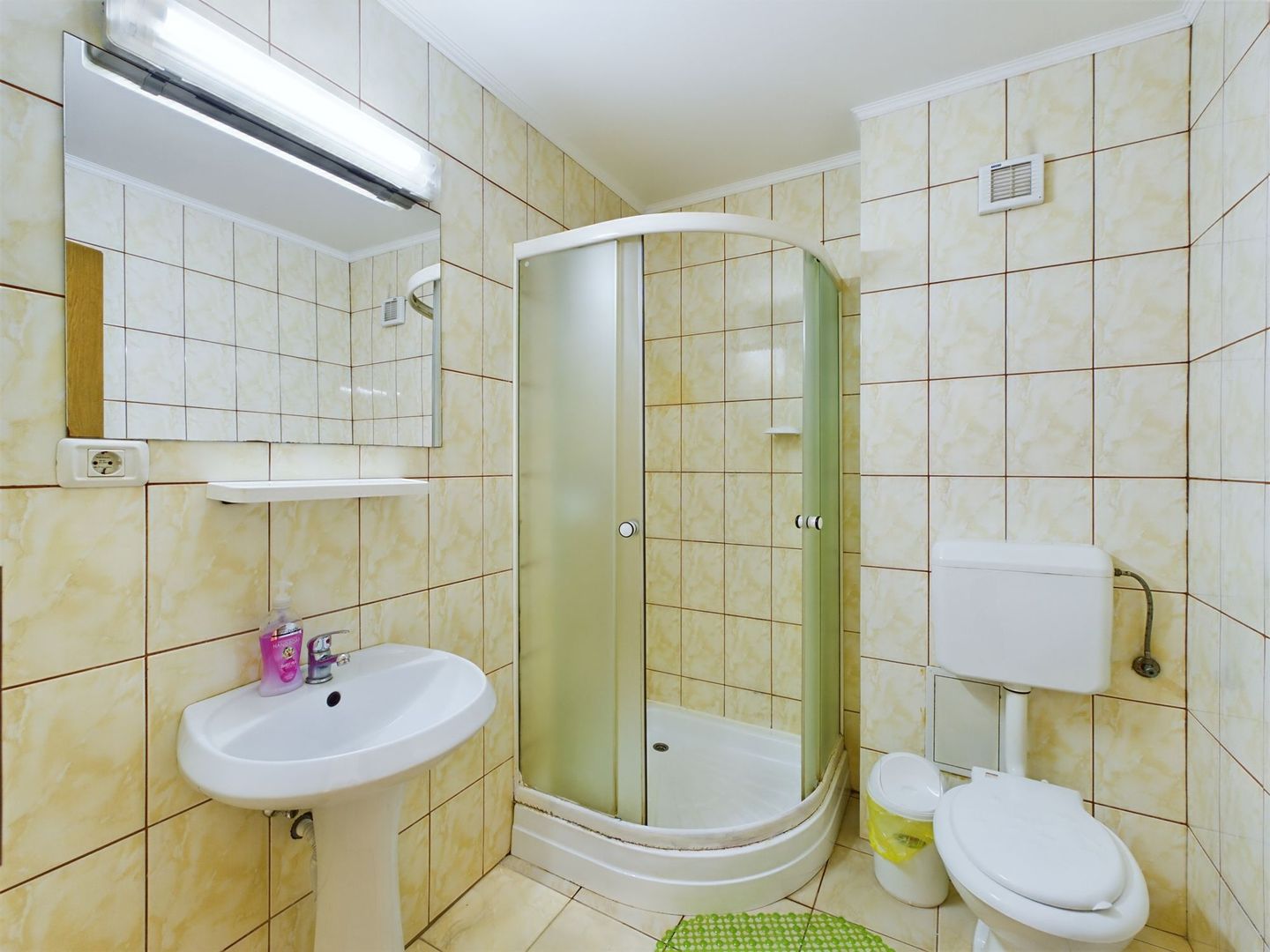 Pensiune in Arad (Vladimirescu) pe DN7 - Poză 11