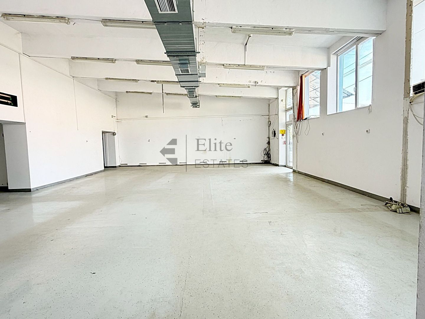 Spatiu comercial 335 mp in Zona Decebal Oradea | Depozit - Poză 2