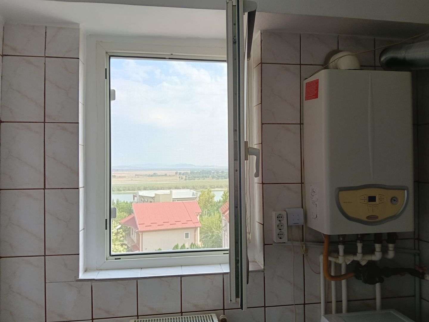 De inchiriat apartament spatios cu vedere la Dunare , etaj 5, 500 euro - Poză 8