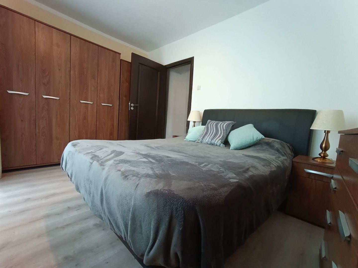Vând apartament decomandat cu 3 camere, micro 16 - Poză 6